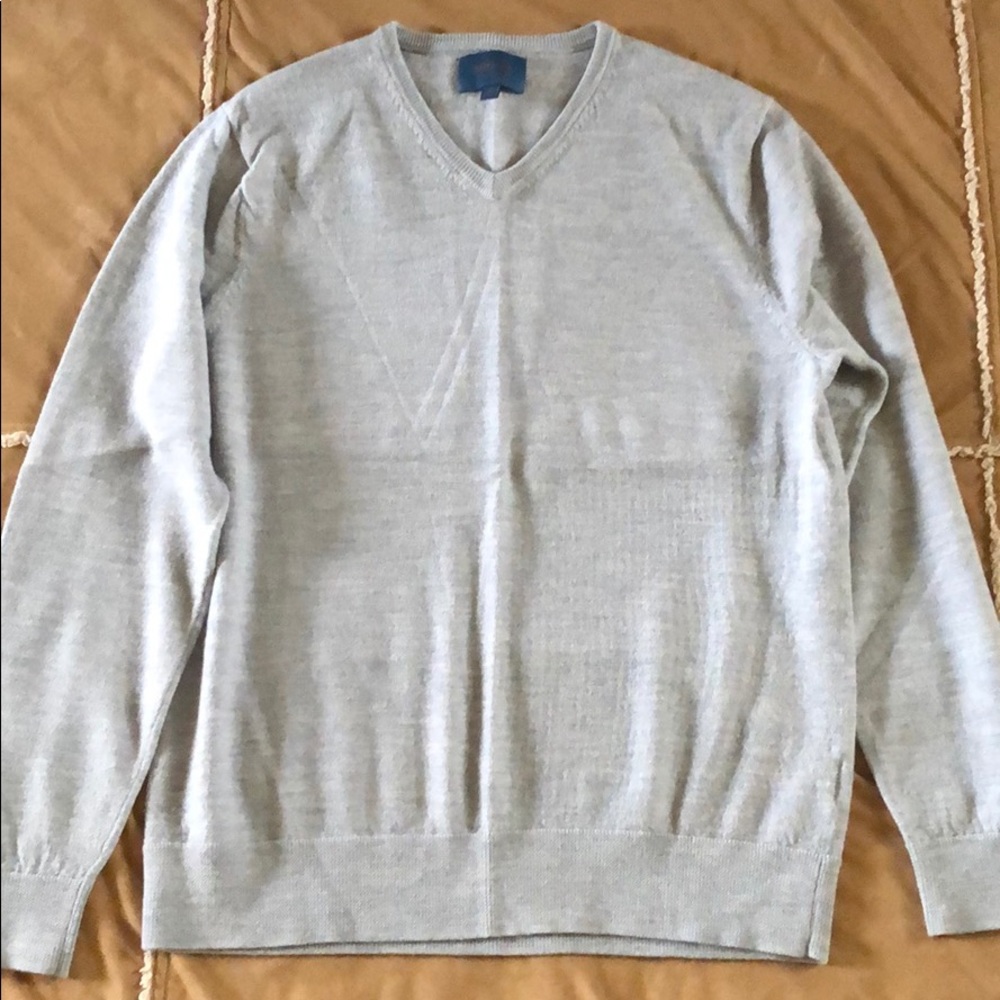 Men’s 100% Merino wool v-neck sweater (Fairlane)